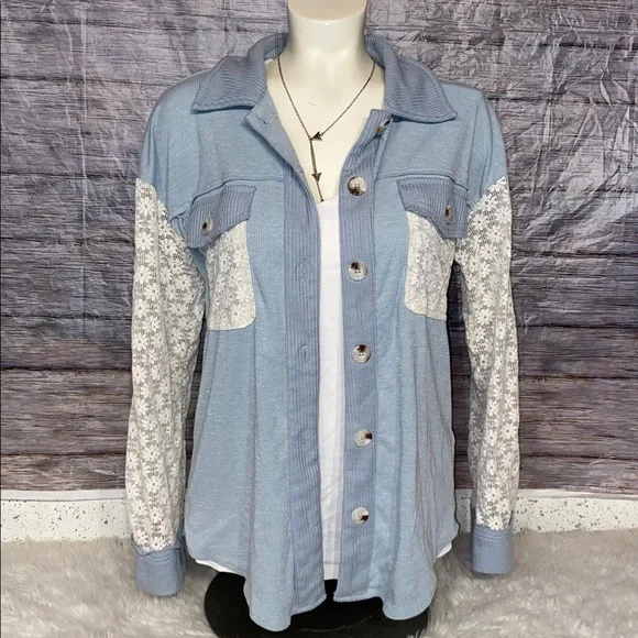 Hem & Thread Light Blue Button-Down Shirt Lace Accents - Picture 3 of 11